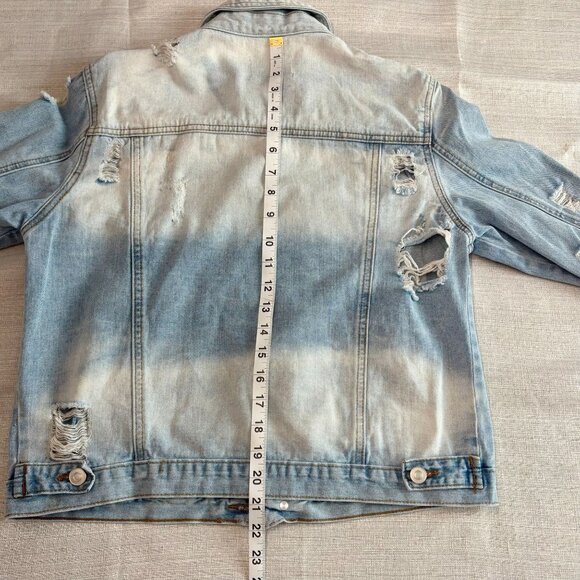 Rue21 Womens Distressed Light Wash Denim Jacket Size L - Picture 9 of 9
